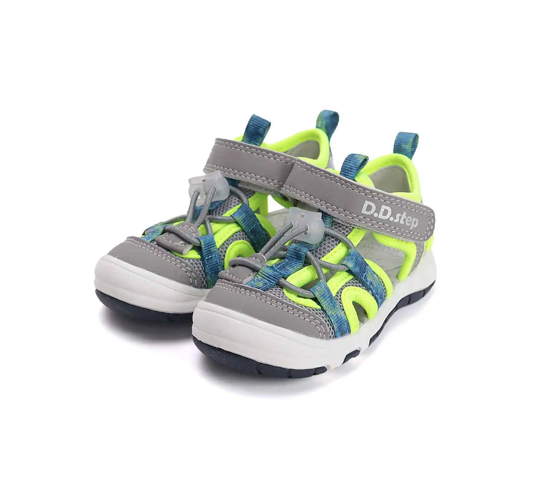  Kinder Sport Sandalen Jungen Gelb-Grau Stoffschuhe – Schnelltrocknende und bequeme Außenschuhe für Kinder.
